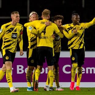 Fußball, 3. Liga: Dortmund II feiert Zittersieg gegen Halle