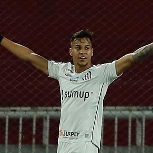 Transfer news Serie A giants Juventus sign 19 year old Brazllian