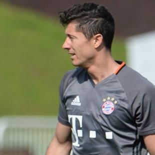Lewandowski po treningu z kolegami. "Wszystko jest w porządku" - Eurosport