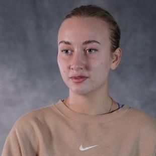 Porsche Tennis Grand Prix - Anastasia Potapova lobt Stimmung in