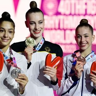 ginnastica-ritmica-sofia-raffaeli-sempre-sul-podio-argento-all-around