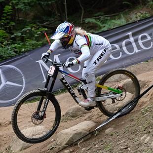 UCI Downhill World Cup Jackson Goldstone wins in Mont Sainte Anne as Loic Bruni Valentina Holl seal overall titles Eurosport