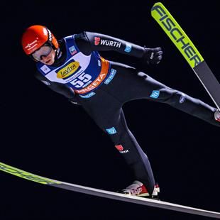 Karl Geiger gewinnt zweites Springen in Klingenthal - Andreas Wellinger ...