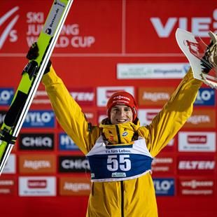 Skispringen - Weltcup in Klingenthal: Karl Geiger macht mit Erfolgen ...