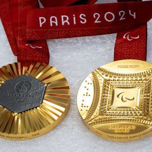 Le medaglie d'oro delle Olimpiadi di Parigi 2024 sono in oro? Quanto ...