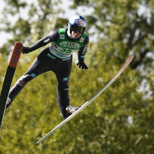Skispringen: Deutsches Skisprung-Mixed-Team gewinnt Sommer Grand Prix ...
