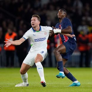 Champions League | PSV verrast in Parc des Princes en pakt ...
