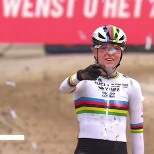 Fem van Empel domineert Wereldbeker Besançon - Marianne Vos keert sterk terug met vijfde plek