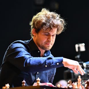 Magnus Carlsen and Ian Nepomniachtchi share the world championship title: ...