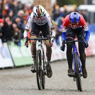 Titanenstrijd tussen Van Empel, Brand, Alvarado en Pieterse om wereldtitel veldrijden in Lievin - ee