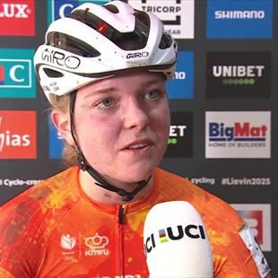 Derde wereldtitel maakt emoties los bij Fem van Empel: 