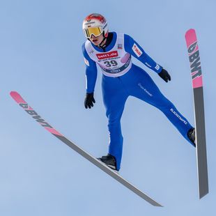 Czwórka Polaków na starcie. Trwa niedzielny konkurs Pucharu Świata w Sapporo