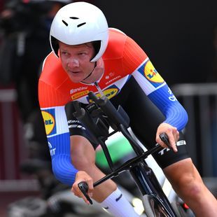 Hoole volgt zichzelf op als Nederlands kampioen tijdrijden - Bredewold verslaat Markus