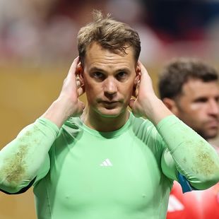Ter Stegen out: Goalkeeping legend calls for Neuer comeback