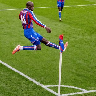 Premier League - Triplé de Jean-Philippe Mateta, doublé d'Eli Junior