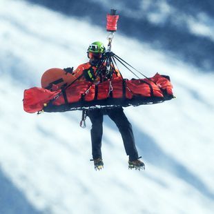 2026 Olympics - | Commentary on Lindsey Vonn's fall: Rescue helicopter ...