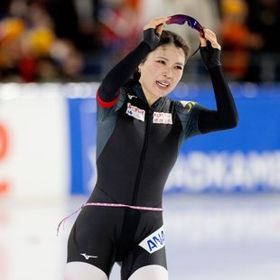 Voormalig olympisch kampioene Ayano Sato hangt schaatsen na zwaar seizoen aan de wilgen