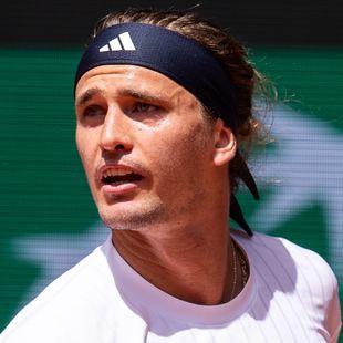 Alexander Zverev in focus after opening victory at the French Open: ...