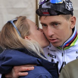 Tadej Pogacar reacts to fiancée Urska Zigart's serious crash at the ...