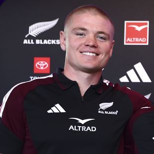 All Blacks nominieren deutschen Rugby-Profi Anton Segner - historische ...