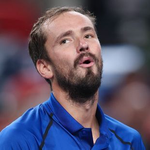 Motzen, Drohen, Siegen: Daniil Medvedev erstmals seit langer Zeit wieder ...