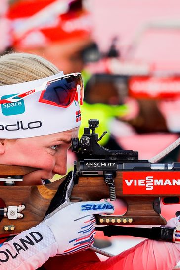 КМ. Женщины. Эстафета. Камера на стрельбище