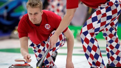 Au îmbrăcat pantalonii greșiți? Ținuta simplă a Norvegiei îi dezamăgește pe fanii curlingului