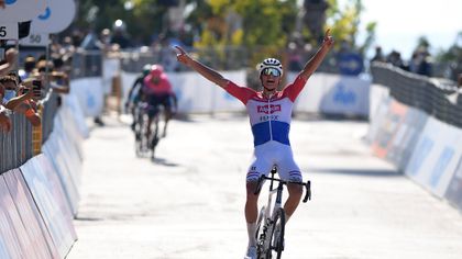 Tirreno Adriatico | Laatste 1.5km etappe 7 met winst Mathieu van der Poel