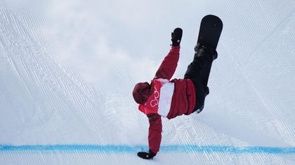 A címvédő nélkül folytatódik a férfi snowboardosok big air versenye