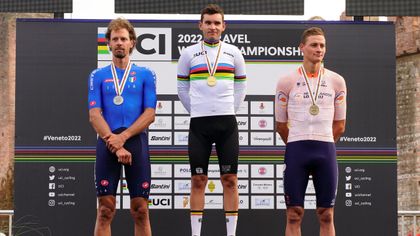 Final Mundial gravel: Vermeersch conquista el primer arcoíris y Van der Poel se cuelga el bronce
