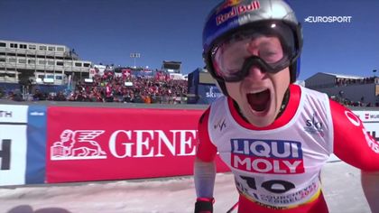 WK skiën | Marco Odermatt pakt met prachtige, supersnelle run goud op de afdaling