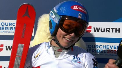 WK skiën | “Ik was zó zenuwachtig” - Shiffrin kan blijdschap na goud amper onder woorden brengen