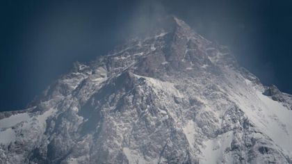 Szokujące doniesienia z K2. Wspinacze mijali ciężko rannego, który zmarł