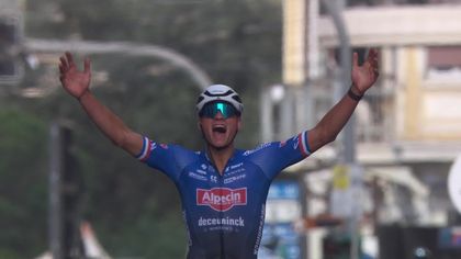 Highlights: Van der Poel claims stunning Milano-San Remo victory