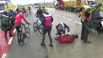 Groźna kraksa z udziałem Michała Kwiatkowskiego podczas wyścigu Gandawa-Wevelgem