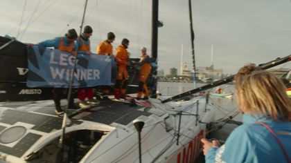 11th Hour Racing først i mål på 5. etape: Se båden komme i mål i havnen i Århus