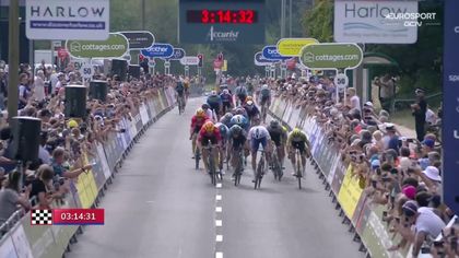 Tour of Britain | Van Poppel doorbreekt hegemonie Van Aert/Kooij tijdens chaotische sprint
