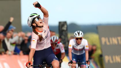 EK wielrennen | Ilse Pluimers Europees kampioene bij de vrouwen beloften