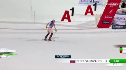 Vlhova fa meglio di super Shiffrin nella prima manche dello slalom