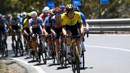 Volta Catalunya | Bart Lemmen breekt sleutelbeen, Van Gils toch van start in tweede etappe