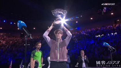 Jannik Sinner mistrzem Australian Open. Włoch odebrał trofeum za zwycięstwo w turnieju