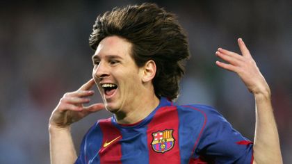 Suma fabuloasă cu care s-a vândut șervețelul pe care Messi a semnat primul contract! Ce scrie pe el