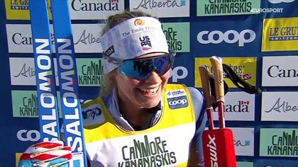 Jessie Diggins po wygraniu biegu ze startu wspólnego na 15 km w Canmore