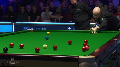 ‘What a shot that is!’ – Wilson rolls in ‘absolutely brilliant’ long red
