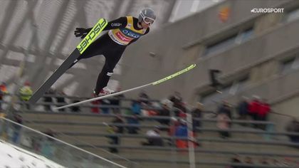 Skok Riibera z sobotniego konkursu skoków do kombinacji norweskiej w Oslo