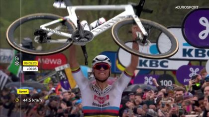 Ronde van Vlaanderen | Waanzinnige solo Van der Poel - derde zege in Ronde na aanval op Koppenberg!