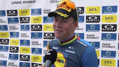 Parijs-Roubaix | "Van der Poel was vele malen beter dan de rest" - Mads Pedersen