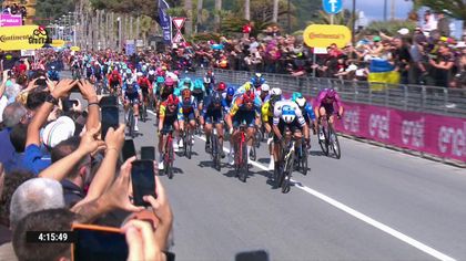 Jonathan Milan s-a impus la sprint în etapa a 4-a din Giro, după un final de cursă absolut pasionant
