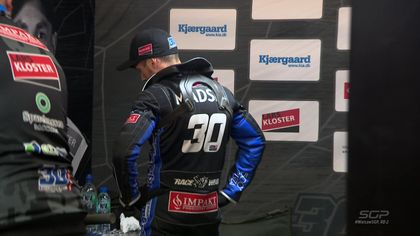 Madsen disqualified from Heat 5... Due to wearing the wrong helmet colour!