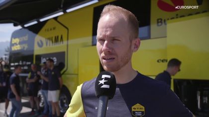 Giro d'Italia | Reef teleurgesteld na afstappen Kooij - "Hij voelde zich tijdens winst al niet goed"